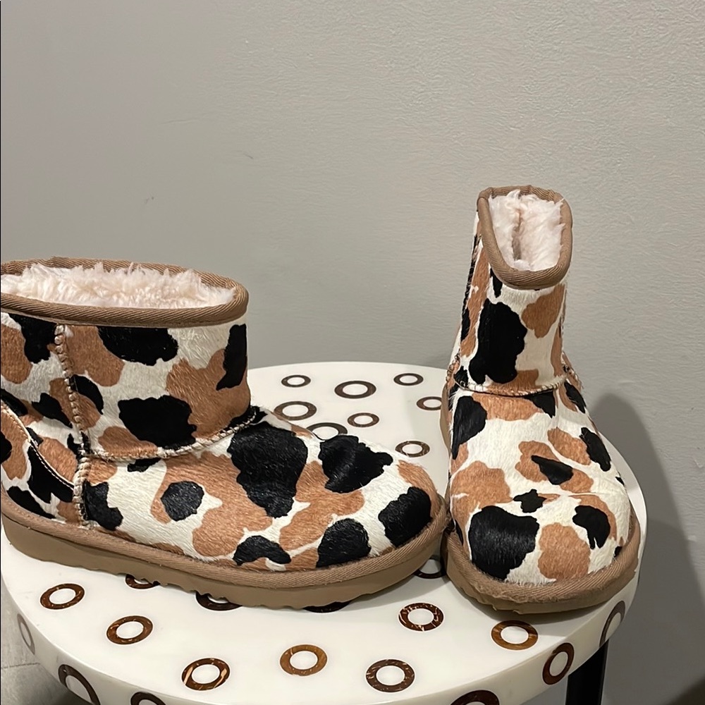 Mini Cow Print Fur Ugg Ankle Boots Girls Size 4